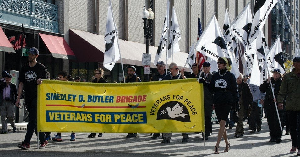 Veterans For Peace members and supporters march in a Veterans Day Parade in Boson on November 11, 2014. (Photo: Tim Pierce/Veterans for Peace/Flickr/cc)